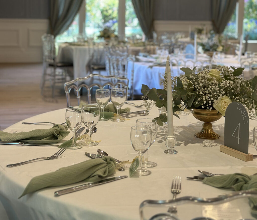 table-mariage-domaine-de-brandois-salle-des-amazones